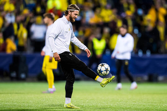 Kasper Høgh of Bodø/Glimt warms up