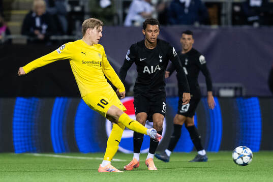 Jens Petter Hauge of Bodø/Glimt and Brennan Johnson of