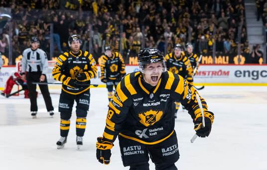 Skellefteås Mikkel Aagaard jublar