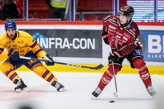 Djurgårdens Joseph Laleggia och Örebros Patrik Puistola