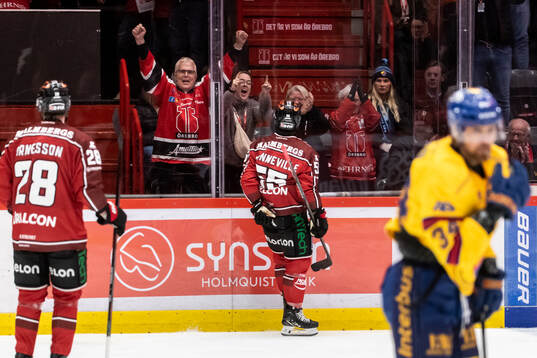 Örebros David Quenneville gör 1-1 och jublar