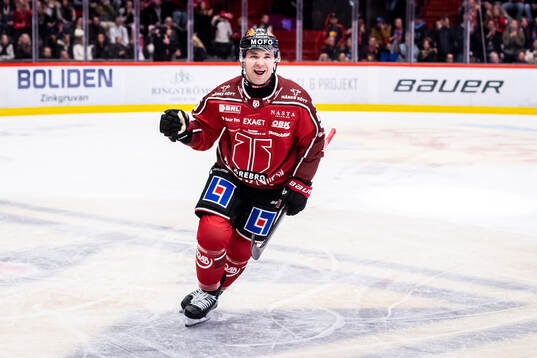 Örebros David Quenneville jublar vid 1-1