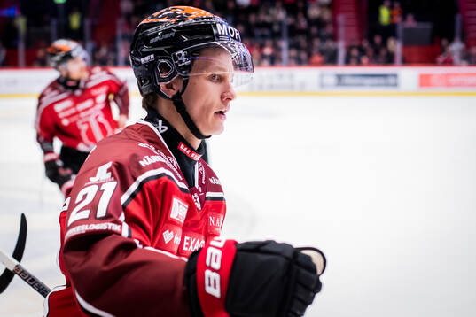 Örebros Patrik Puistola jublar vid 1-1