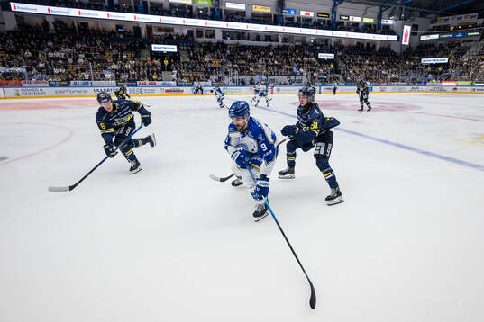 Leksands Gabriel Fortier och HV71s Aleksi Heponiemi