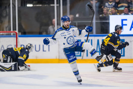 Leksands Oskar Lang jublar