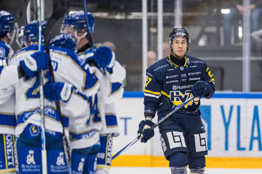 HV71s Jonathan Ang deppar