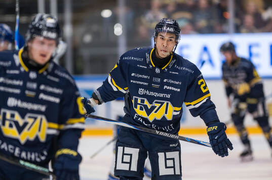 HV71s Jonathan Ang deppar