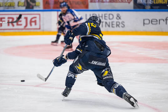 HV71s Jonathan Ang gör 1-0
