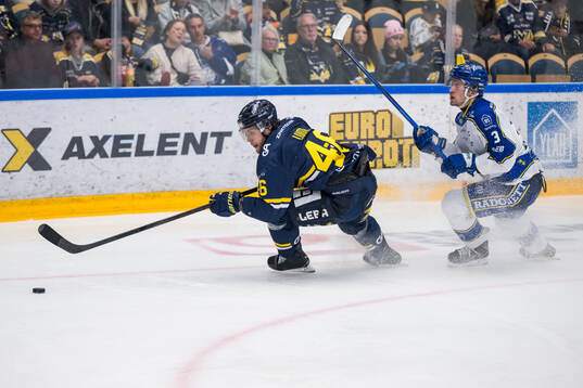 HV71s Joona Luoto och Leksands Fred Nilsson