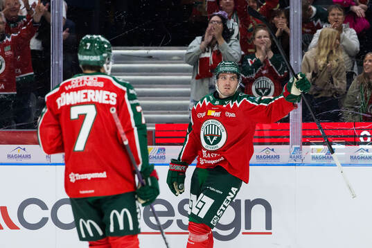 Frölundas Max Lindholm jublar