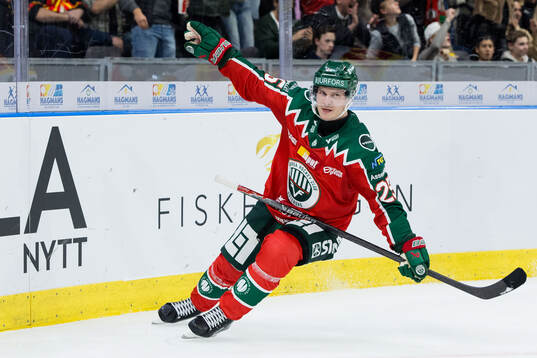 Frölundas Arttu Ruotsalainen jublar