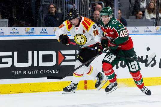Brynäs Nicklas Bäckström och Frölundas Dominik Egli
