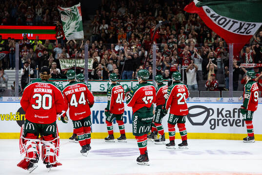 Frölundas spelare tackar publiken