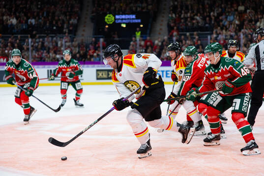 Brynäs Greg Scott och Frölundas Dominik Egli