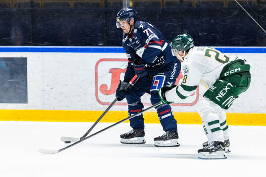 Linköpings Eskild Bakke Olsen och Färjestads Emil Alba