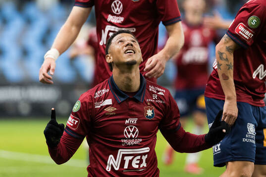 Örgrytes Tobias Sana jublar