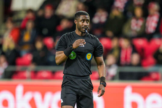 Domare Fredrik Oppong