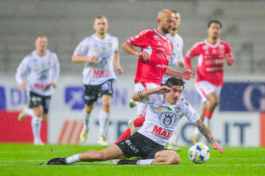Kalmars Robert Gojani och Örebros Antonio Yakoub