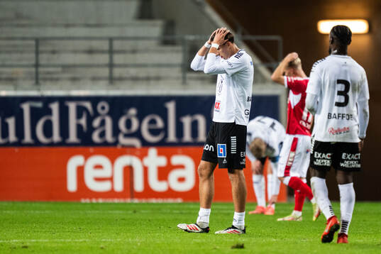Örebros Melvin Bajrovic och Joseph Baffoe deppar
