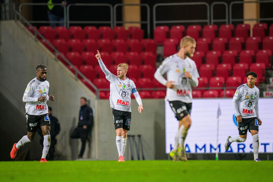 Örebros Karl Holmberg jublar