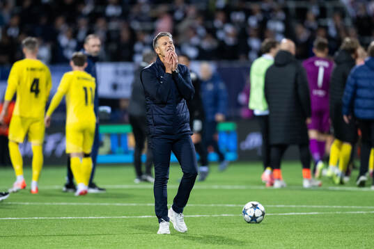 Head coach Kjetil Knutsen of Bodø/Glimt looks dejected