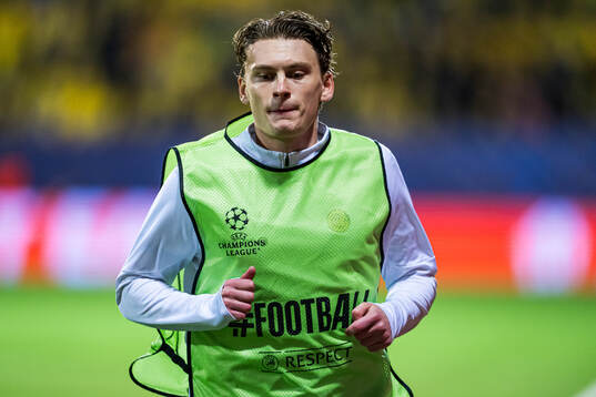 Isak Dybvik Määttä of Bodø/Glimt warms up