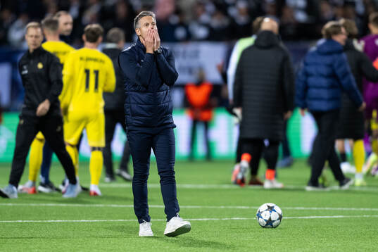 Head coach Kjetil Knutsen of Bodø/Glimt looks dejected