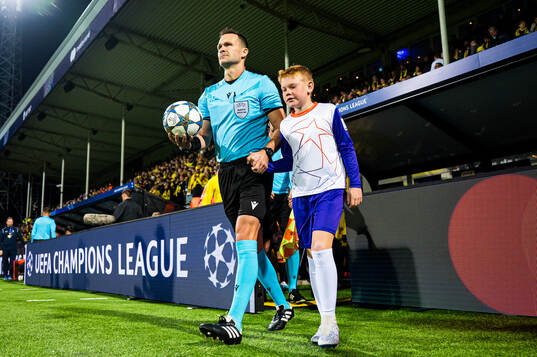 Ivan Kružliak, referee
