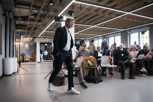 Head coach Jon Dahl Tomasson of the Swedish national