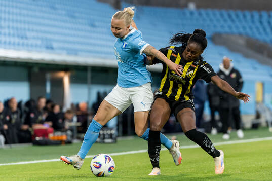 Malmö FFs Nathalie Hoff Persson och Häckens Monica Jusu