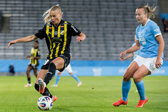 Häckens Stine Sandbech och Malmö FFs Sara Kanutte