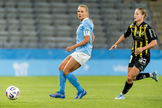 Malmö FFs Nellie Lilja och Häckens Anna Anvegård