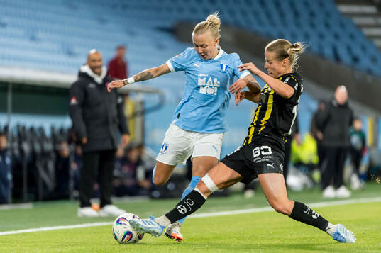 Malmö FFs Nathalie Hoff Persson och Häckens Anna Anvegård