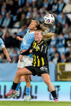 Malmö FFs Karoline Olesen och Häckens Pernille Sanvig
