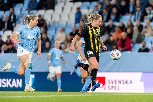 Häckens Alice Bergström gör 0-2