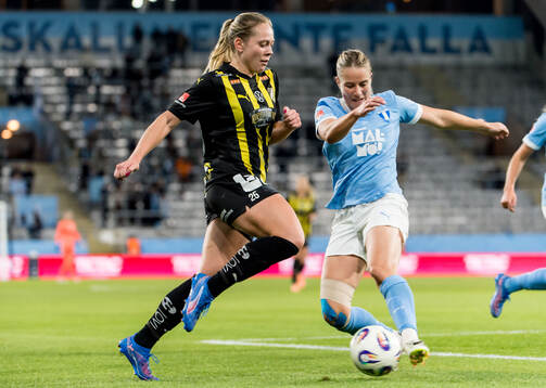 Häckens Alice Bergström och Malmö FFs Courtney Nevin