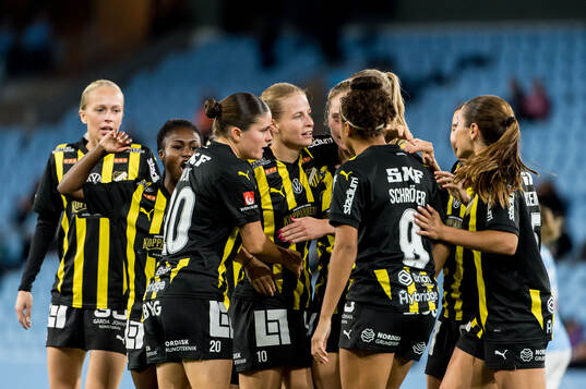 Häckens Anna Anvegård jublar
