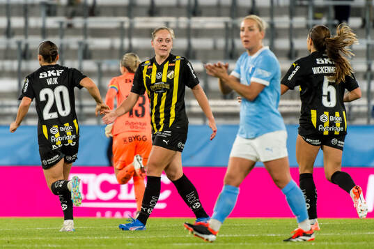 Häckens Alice Bergström jublar