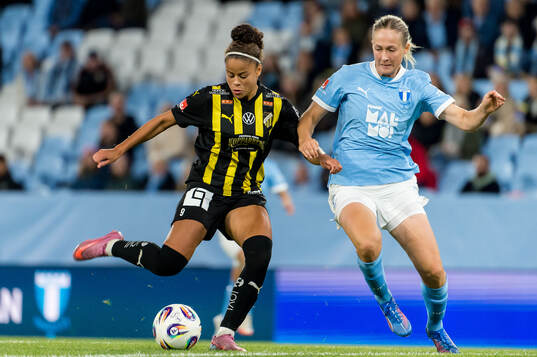 Häckens Felicia Schröder och Malmö FFs Sanna Kullberg