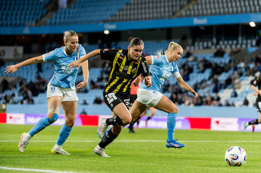 Häckens Hanna Wijk och Malmö FFs Karoline Olesen och
