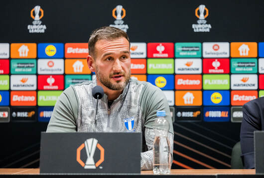 Head coach Anes Mravac