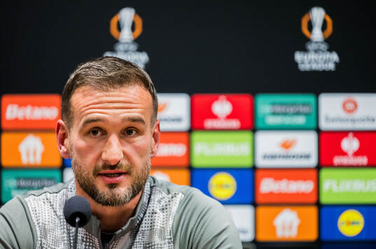 Head coach Anes Mravac