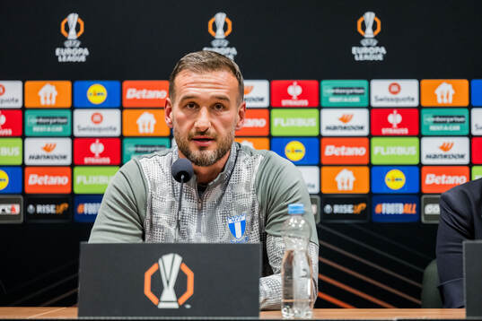 Head coach Anes Mravac
