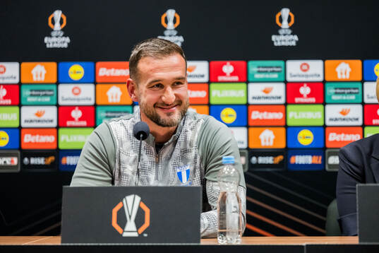 Head coach Anes Mravac
