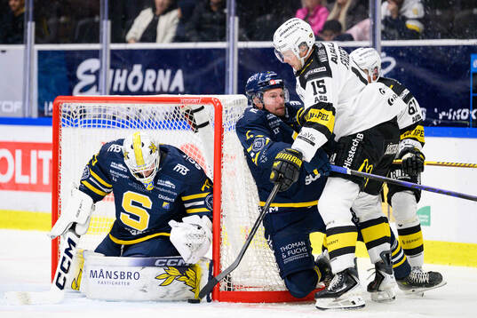 Södertäljes Jonas Ahnelöv och Västerås Tim Friberg