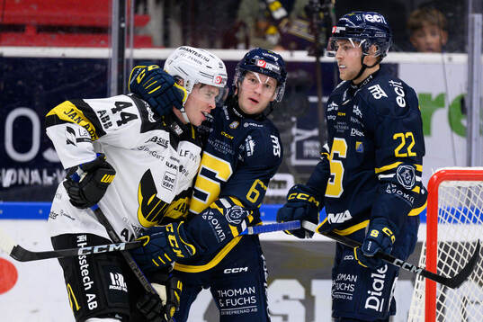 Västerås Oscar Lawner i en kamp mot Södertäljes Mitch