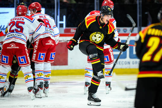 Brynäs Oskar Lindblom jublar