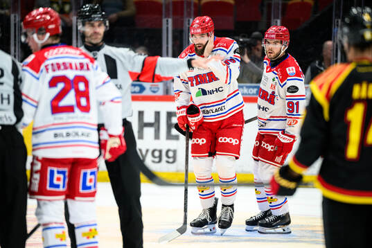 Timrås Per Svensson har ont