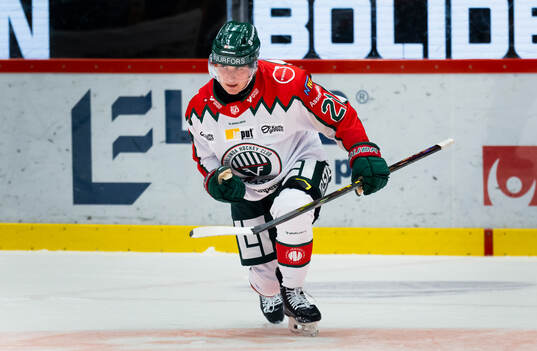 Frölundas Jere Innala jublar