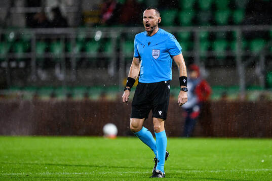 Referee Pawel Raczkowski